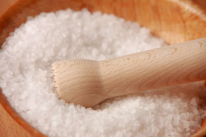 男子买盐发现过期过期盐对人体有什么危害